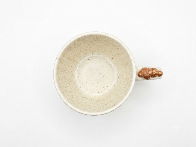 ماگ فانتزی دسته عروسکی طرح خرس چارخونه نمای داخل